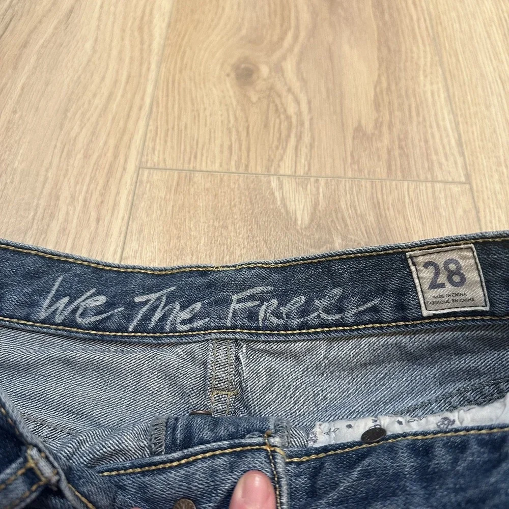 FREE PEOPLE Byron Bay Blue Denim High Waisted Shorts Distressed Size‎ 28 EUC